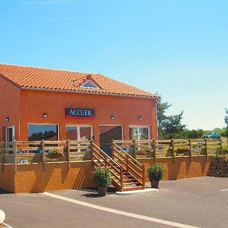 Hotel Cantal Cottages Saint-Georges  ภายนอก รูปภาพ