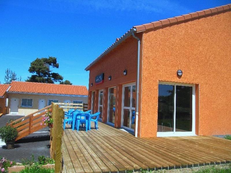 Hotel Cantal Cottages Saint-Georges  ภายนอก รูปภาพ
