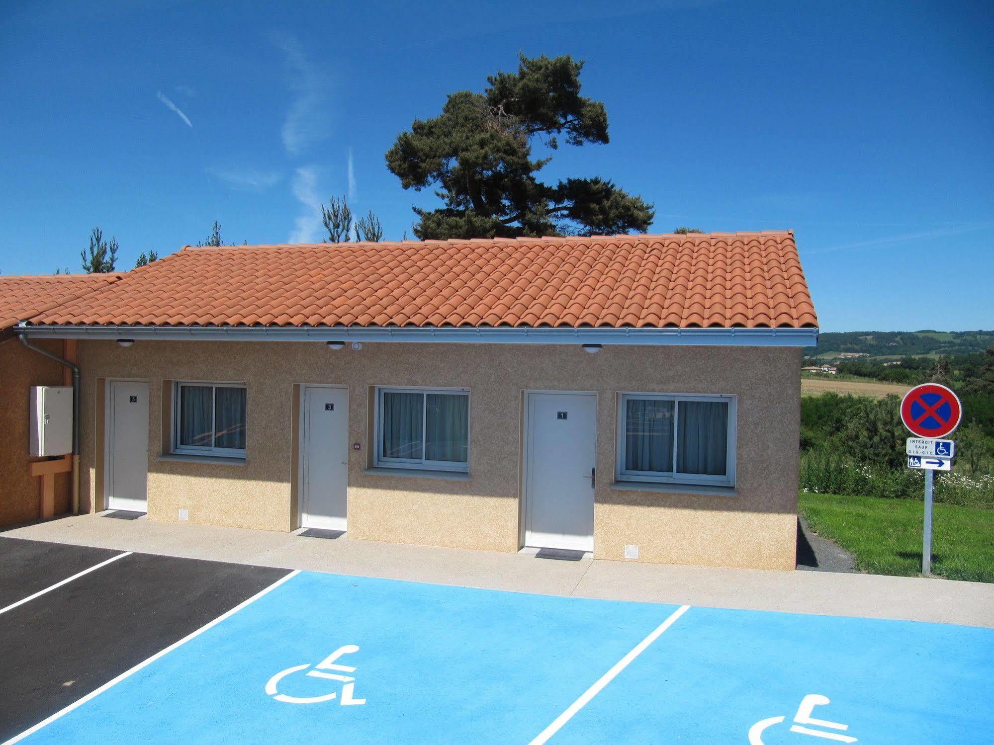 Hotel Cantal Cottages Saint-Georges  ภายนอก รูปภาพ