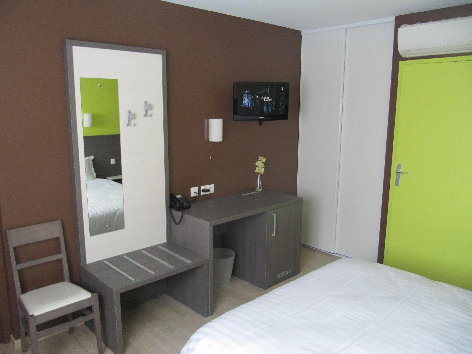 Hotel Cantal Cottages Saint-Georges  ภายนอก รูปภาพ